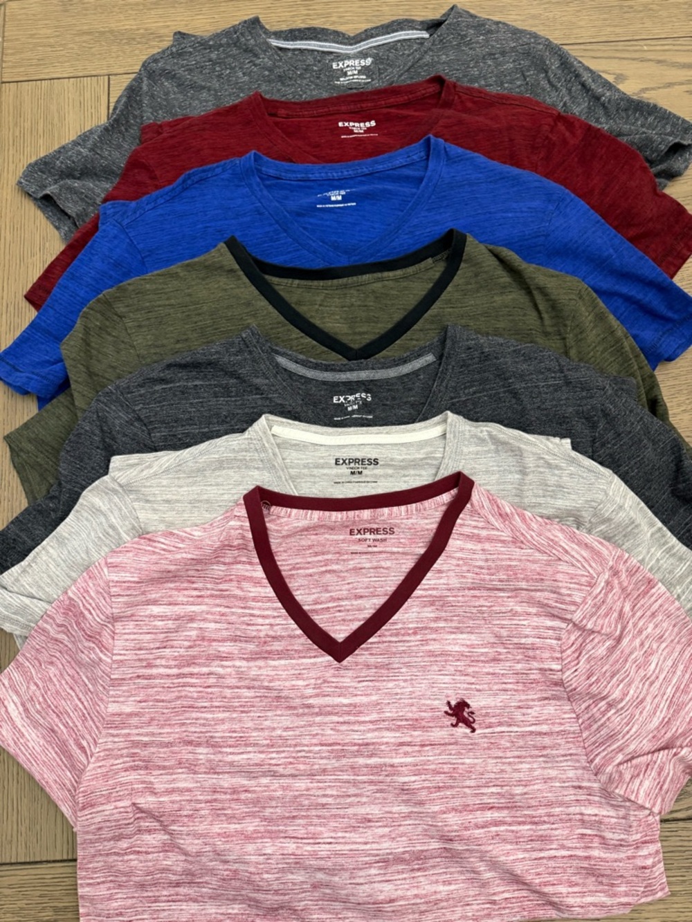 BUNDLE Express V-Neck Short Sleeve Tees